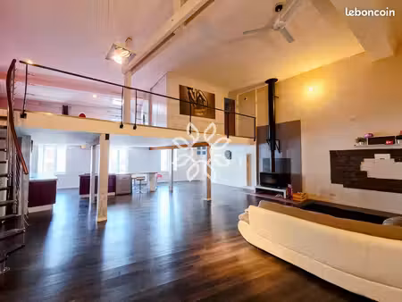 loft/atelier/surface 2 pièces 135 m²