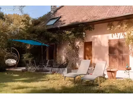 gan – maison familiale de charme avec grand terrain et bois