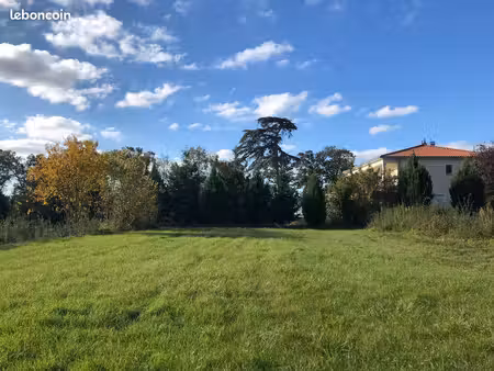 magnifique grand terrain constructible