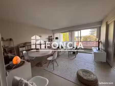 appartement meublé 2 pièces 55.2m² à louer 686 - pau 64000