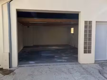 local dépôt à louer 42 m2