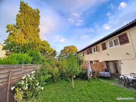 issoire  maison en pierres 224m2 avec appartement t3 60m2 sur terrain de 400m2