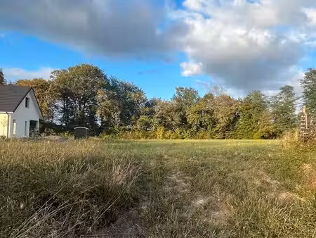 terrain plat constructible 1900 m²