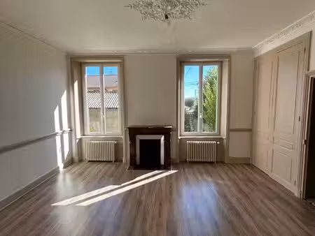 appartement t2 65 m² rénové avec cachet