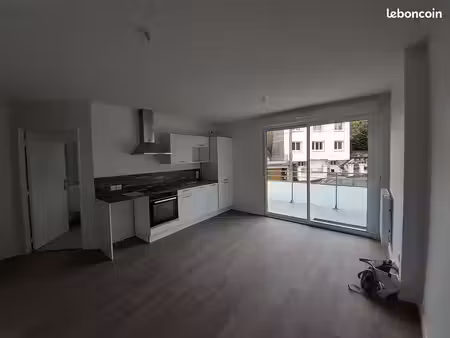 f2 chamalières  balcon  parking en sous sol fermé