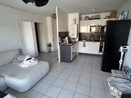 t2 avec balcon et garage