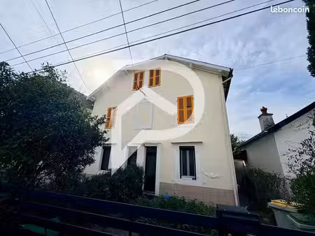 maison 8 pièces 180 m²