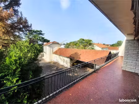immeuble 325 m² lons