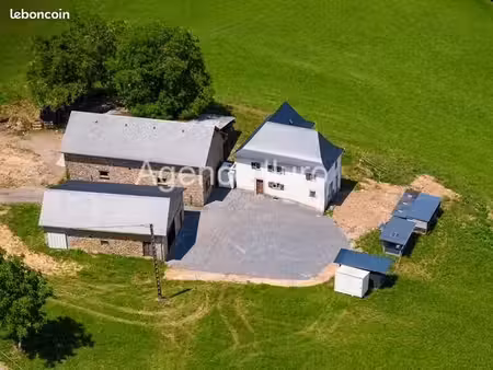 propriété 5 pièces 135 m²