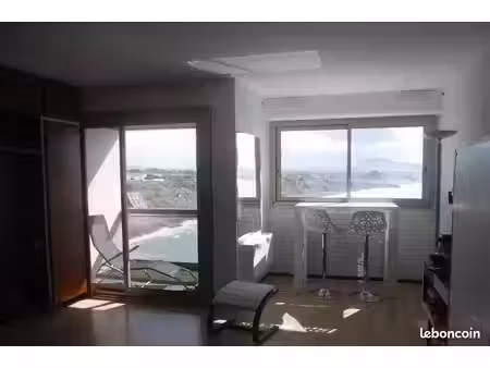 studio meublé 34 m² – vue mer & balcon – biarritz – bail étudiant 9 mois
