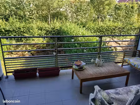 agréable 2 pièces à vendre dans quartier calme