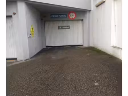 place de parking souterrain