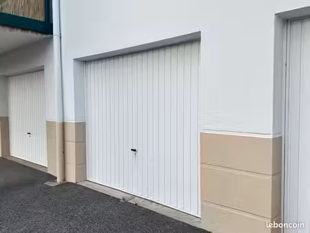 garage box fermé 18m2
