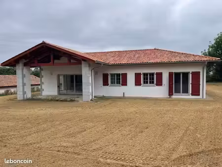 maison neuve bas cambo