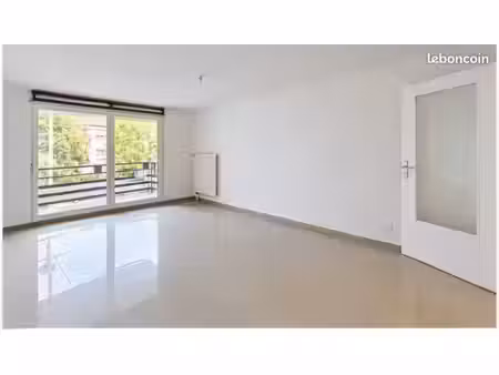 t3 67m² strasbourg avec balcon + parking + cave – 2 chambres