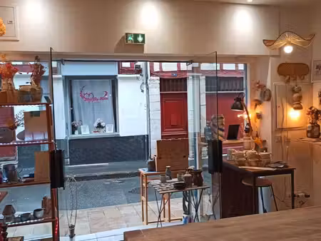 loue local rénové dans rue musée bonnat bayonne