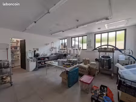 local commercial 50 m²