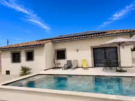 belle villa  4 faces avec piscine