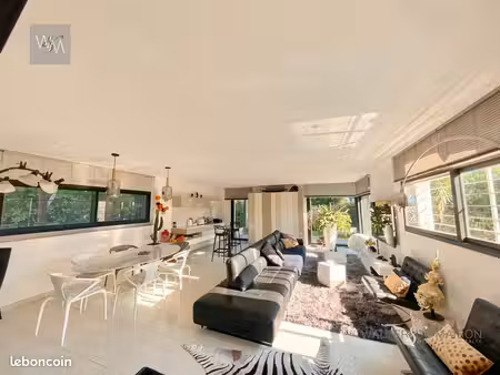 villa 5 pièces 170 m²