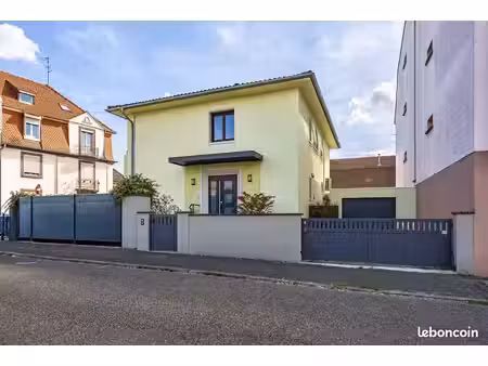 maison 6 pièces 158 m²