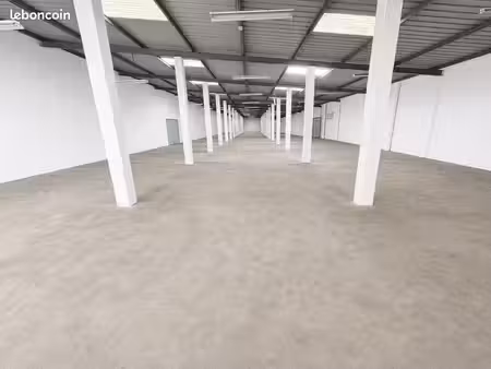 a vendre entrepôt