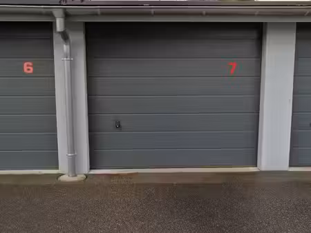 location garage / box thann