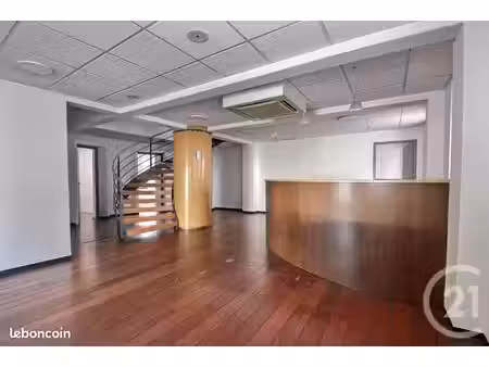 maison 10 pièces 261 m²