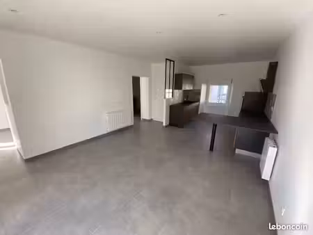 bel appartement f3 de 80m² entièrement rénové