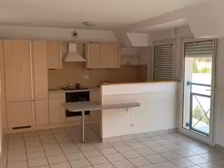 t2 meublé 52 m² – centre brumath – garage – terrasse sans vis-à-vis