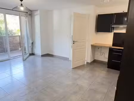 t2 lumineux de 39 m² à lingolsheim  calme et verdoyant  garage inclus