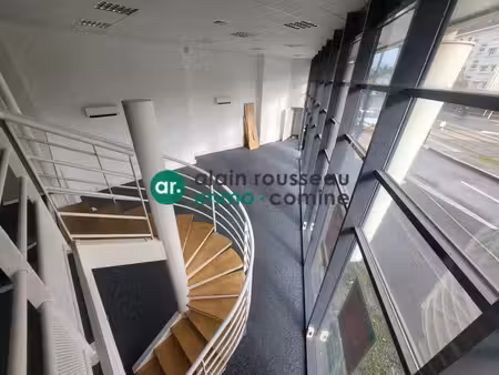 vente commerce angers 49000 220m²