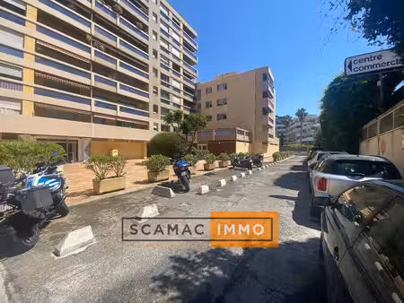 vente commerce marseille 13008 80m²