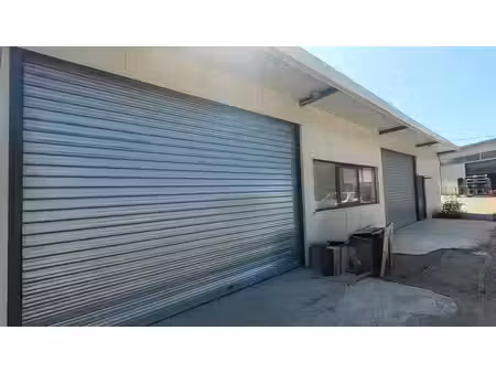 location local d’activités petit couronne 76650 110m²