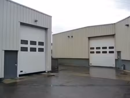 location local d’activités saint etienne du rouvray 76800 594m²