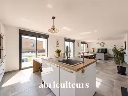 spacieuse maison de 220 m² prête à vivre en vente à couëron bourg (44220)
