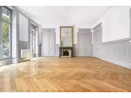 location bureaux 122m² à 491m²
