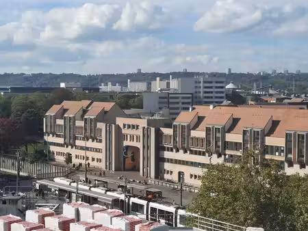 location bureaux rouen 76100 159m²