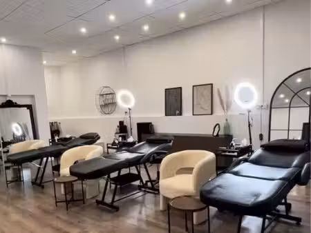 salon de beaute 73m2 equipé dans copropriété