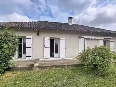 location maison de village 4 pièces 88 m2 à le bugue