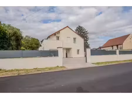 maison 8 pièces - 209 m²