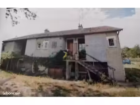 à saisir t2 dans maison digoin