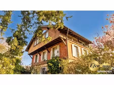 triplex 7 pièces 181 m²