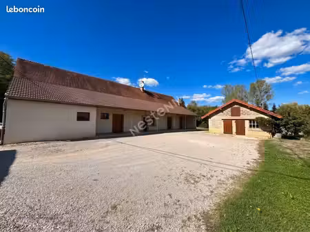 propriété 5 pièces 91 m²