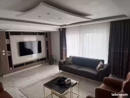 maison contemporaine d’exception – 5 chambres  piscine  jacuzzi et grande terrasse