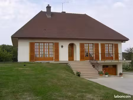 maison de construction traditionnelle avec de belles prestations