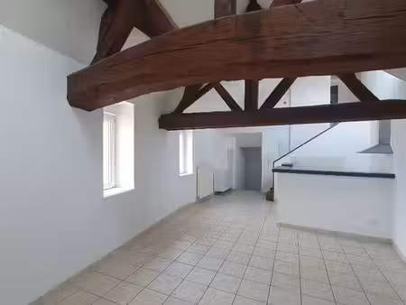 givry – appartement t4 - 90 m² rénové – climatisation – parking possible