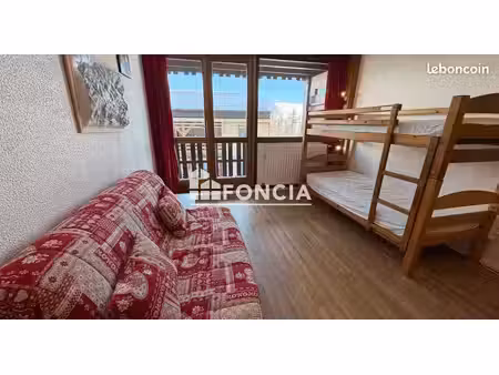 plagne centre - studio rénové. résidence rénovée et idéalement située