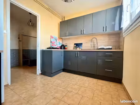 appartement t3 meublé avec balconnet