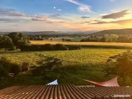 nord mâconnais  vends ensemble immobilier : maison + atelier  + 9000 m2 de terrain  calme 