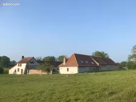 hameau de 2 maisons sur 25ha